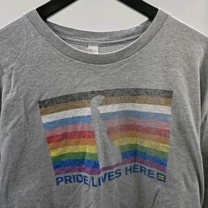 Royal Apparel Men's XL Gray Short Sleeve‎ T-Shirt Pride Lives Here LGBTQ+